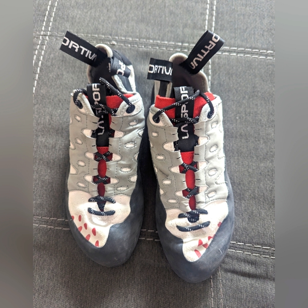 Men's rock climbing shoes
